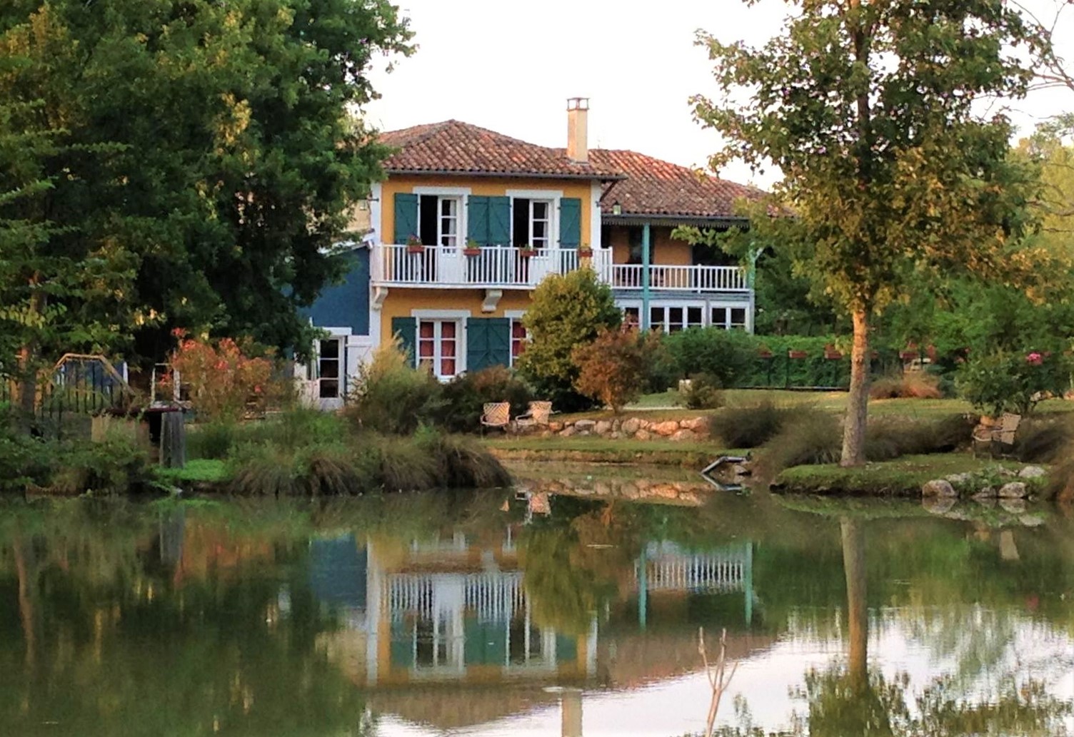 Vente Propriété exceptionnelle : Magnifique Moulin 2.5ha arboré et fleuri, lacs, cabane au bord 